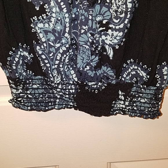 Mudd Dolman Flowy Sleeve Paisley Top - Picture 2 of 6